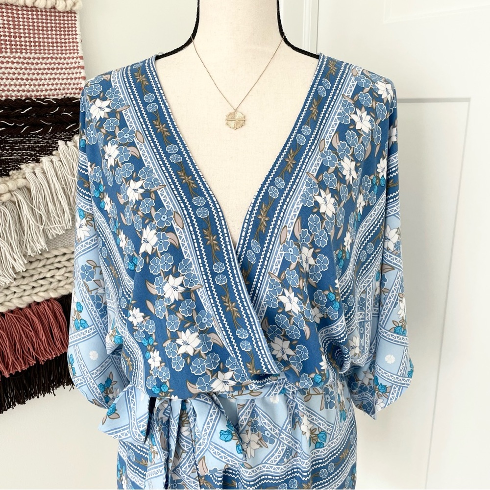 Lulus Dominica Floral Print Short Sleeve Romper Blue Size S - Picture 2 of 10